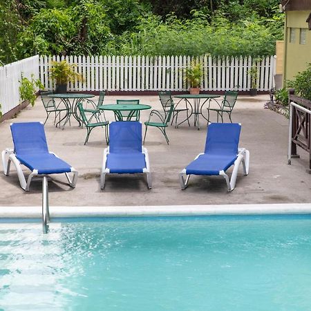 Pineapple Court Hotel Ocho Rios Exterior foto
