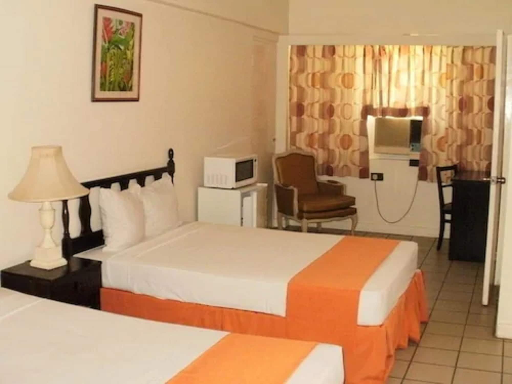 Pineapple Court Hotel Ocho Rios Exterior foto