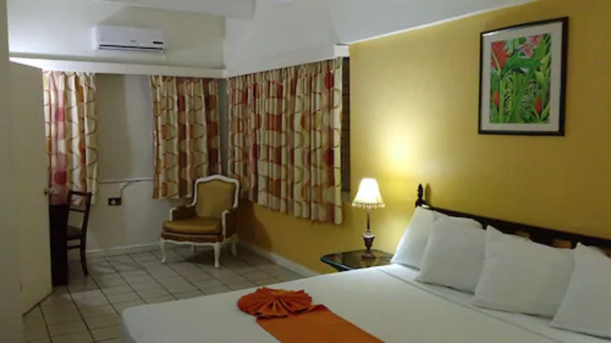 Pineapple Court Hotel Ocho Rios Exterior foto