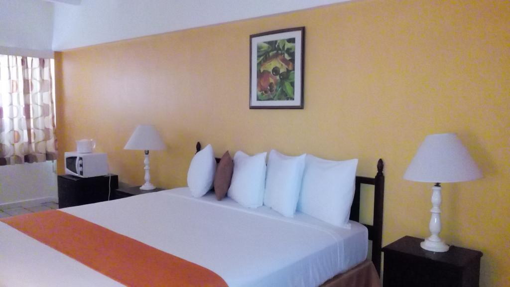 Pineapple Court Hotel Ocho Rios Exterior foto