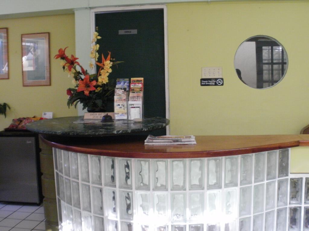 Pineapple Court Hotel Ocho Rios Exterior foto