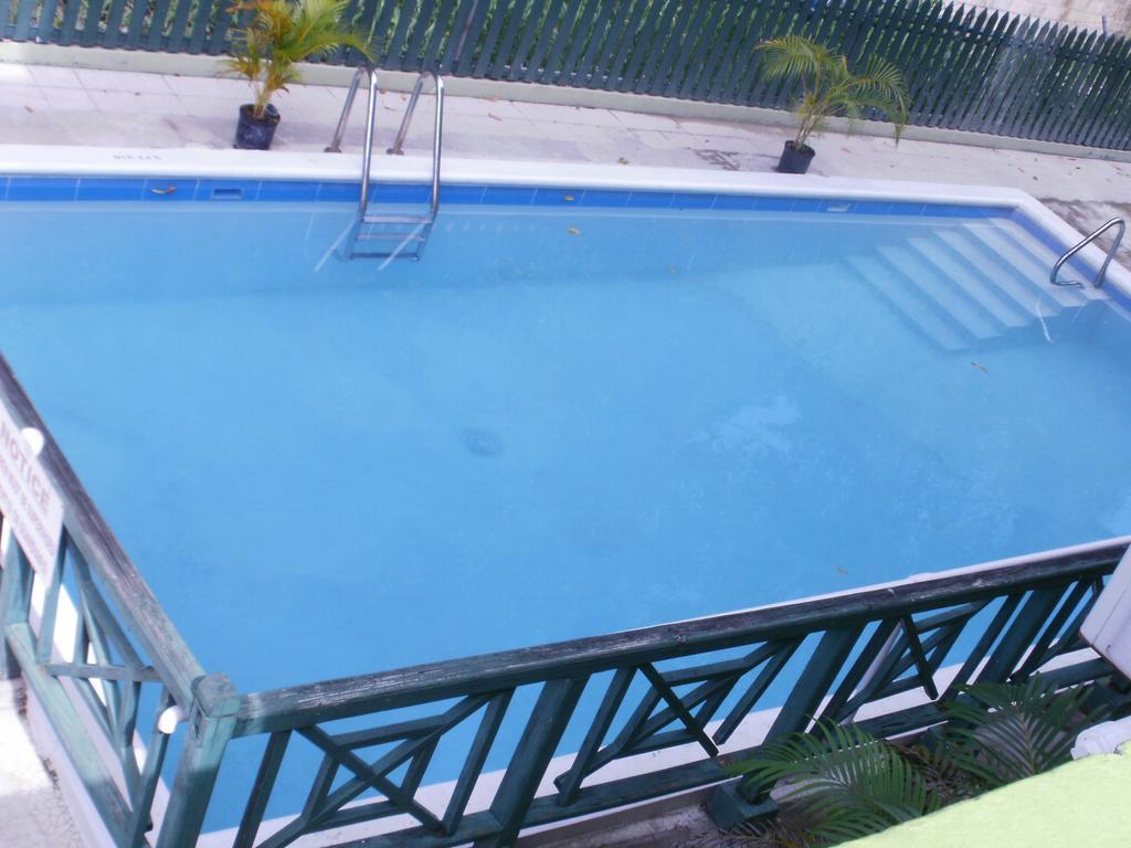 Pineapple Court Hotel Ocho Rios Exterior foto