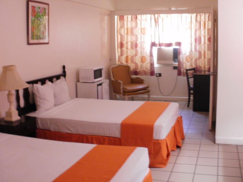Pineapple Court Hotel Ocho Rios Exterior foto