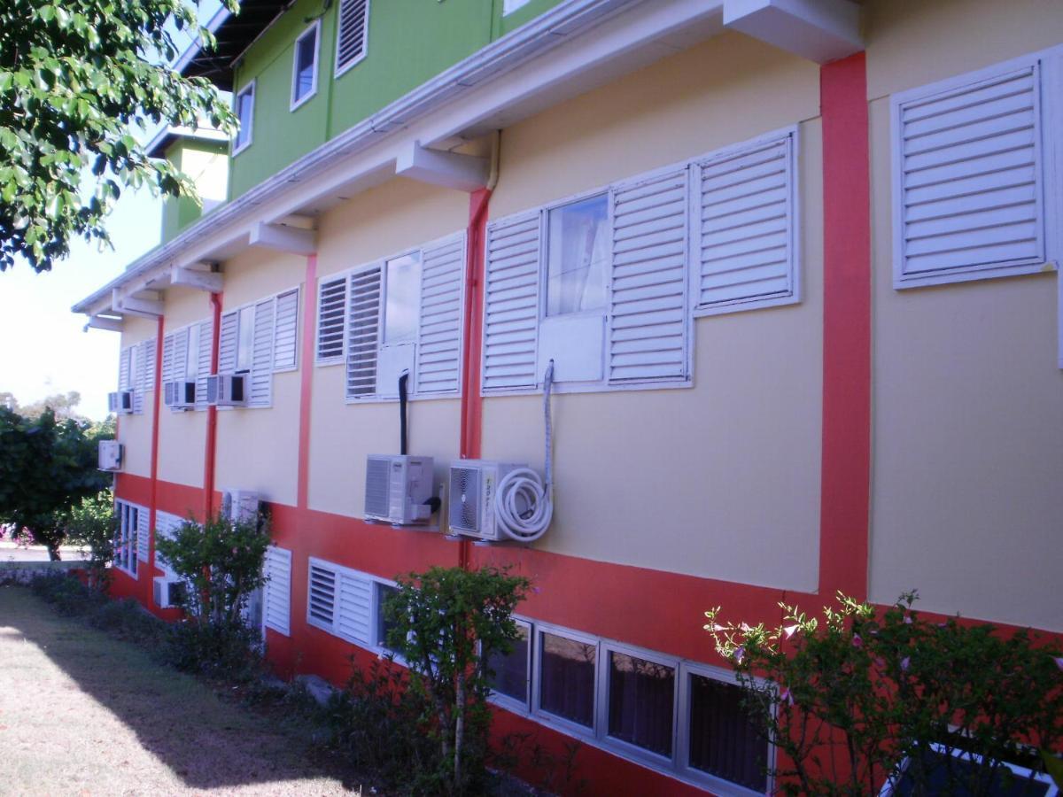 Pineapple Court Hotel Ocho Rios Exterior foto