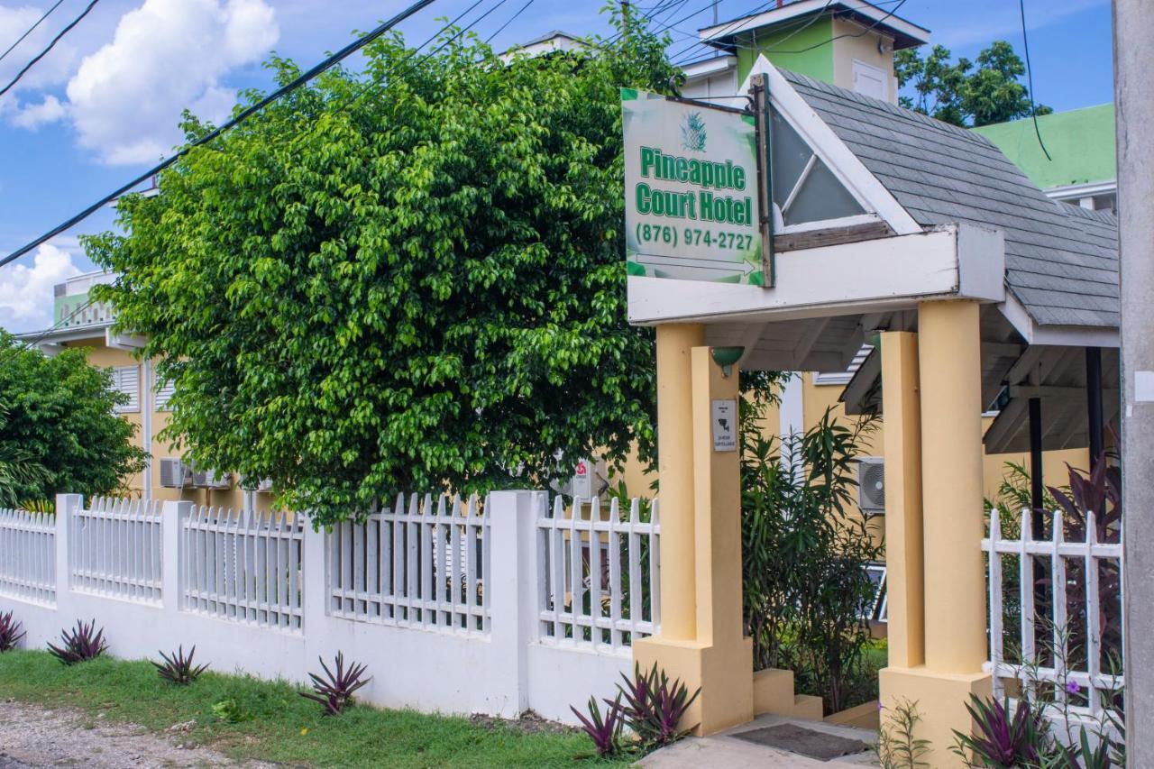 Pineapple Court Hotel Ocho Rios Exterior foto